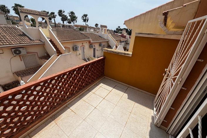 Image No.16-3 Bed Townhouse for sale