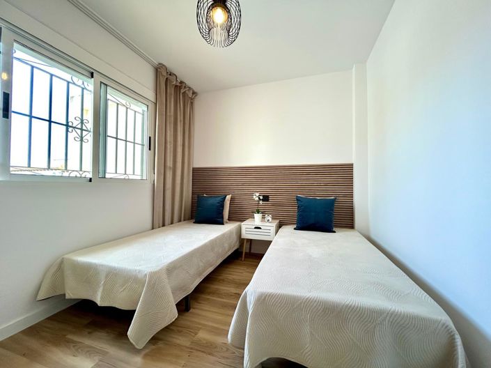 Image No.20-3 Bed Townhouse for sale