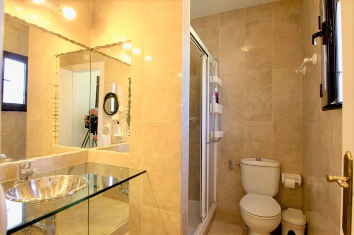 Image No.9-3 Bed Apartment for sale