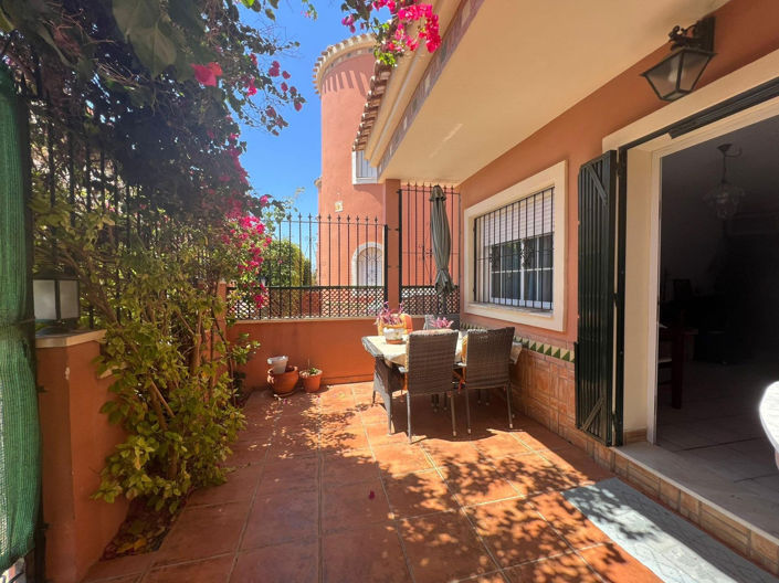 Image No.2-3 Bed Villa for sale