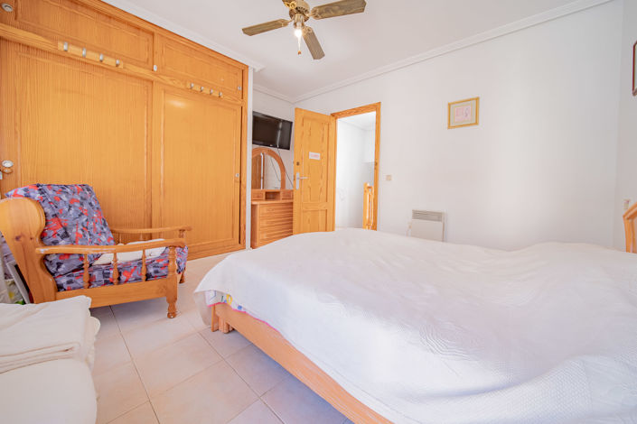 Image No.15-2 Bed Townhouse for sale