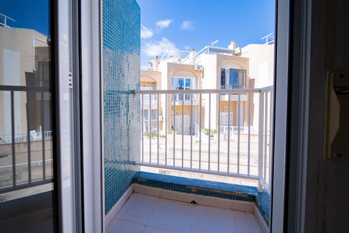 Image No.20-2 Bed Townhouse for sale