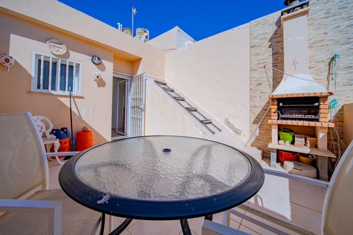 Image No.23-2 Bed Townhouse for sale