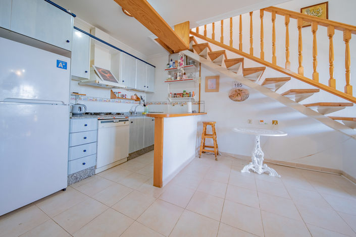 Image No.9-2 Bed Townhouse for sale