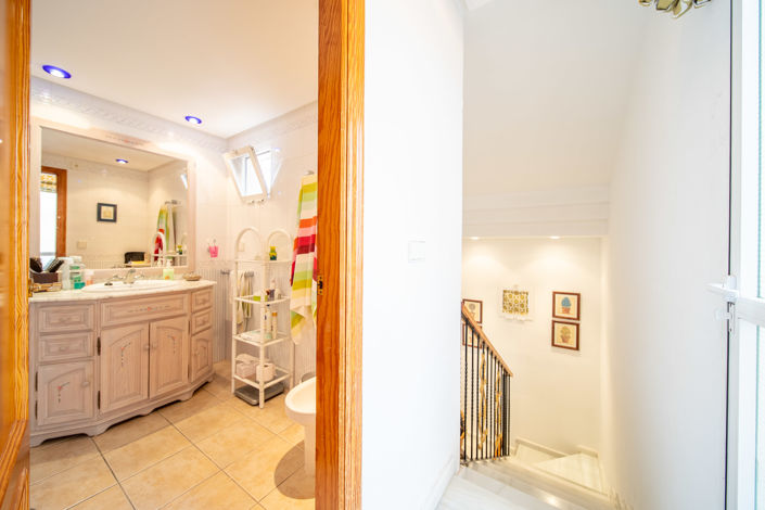 Image No.17-3 Bed Townhouse for sale