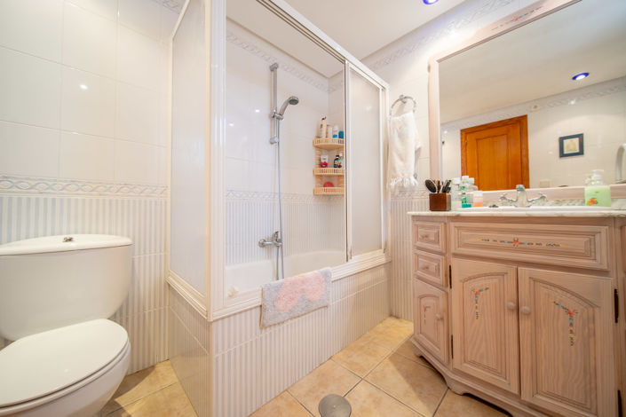 Image No.18-3 Bed Townhouse for sale