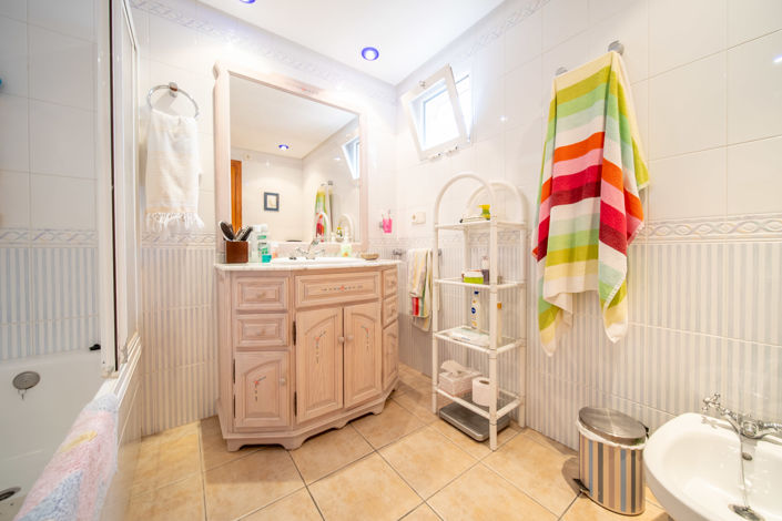 Image No.19-3 Bed Townhouse for sale