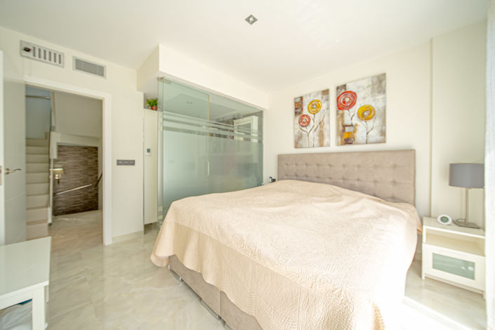 Image No.20-3 Bed Villa for sale