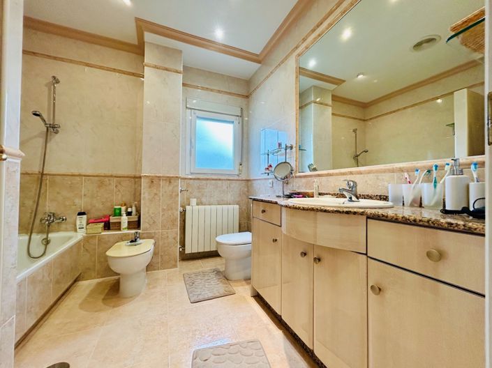 Image No.17-4 Bed Villa for sale