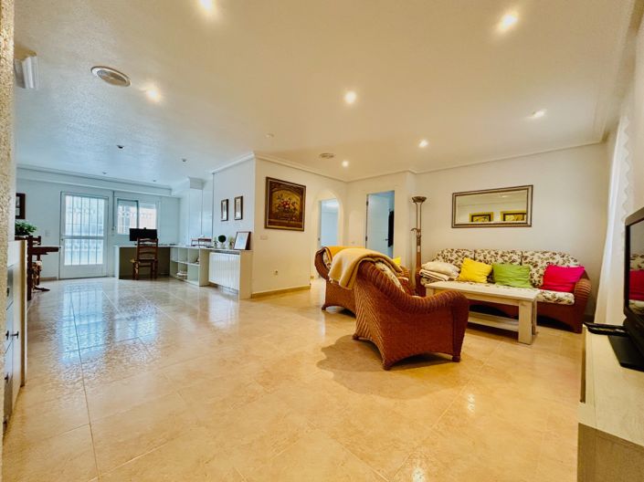 Image No.24-4 Bed Villa for sale