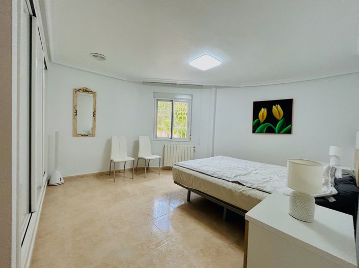 Image No.32-4 Bed Villa for sale