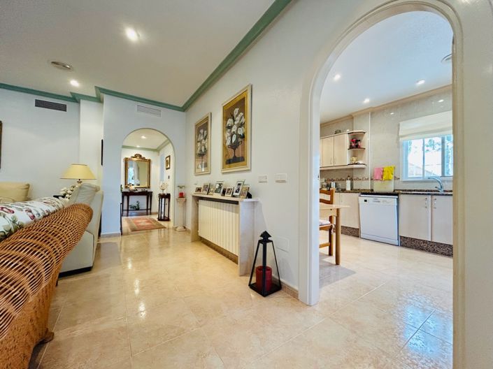 Image No.8-4 Bed Villa for sale