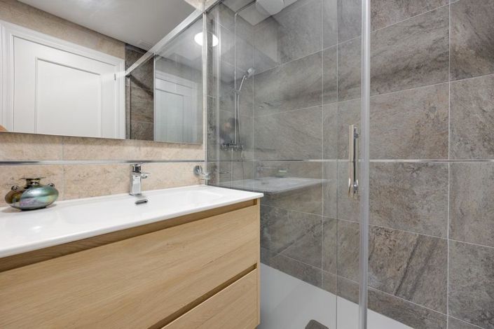 Image No.11-2 Bed Apartment for sale