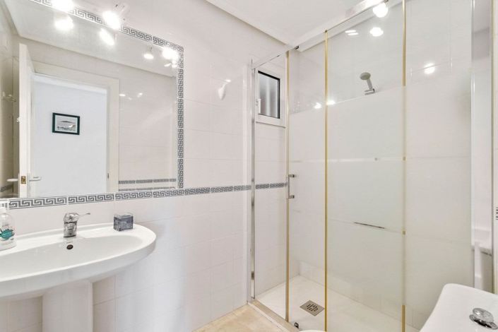 Image No.12-2 Bed Apartment for sale