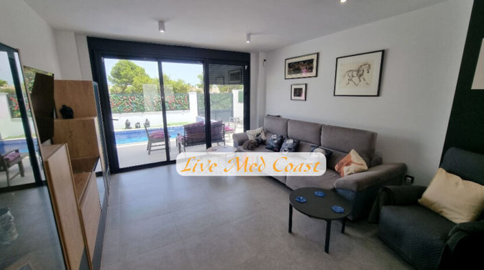 Image No.3-3 Bed Villa for sale