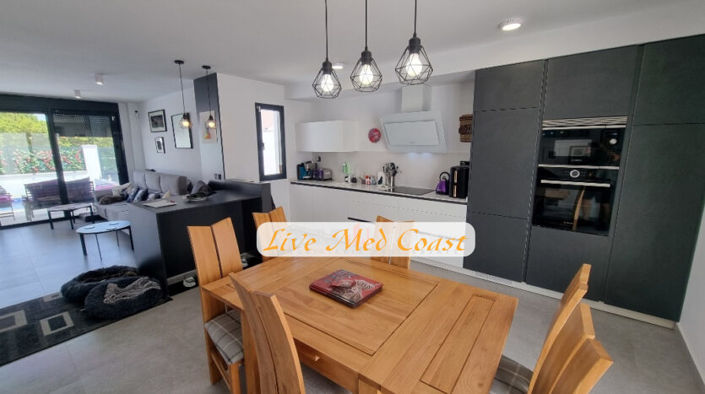 Image No.5-3 Bed Villa for sale