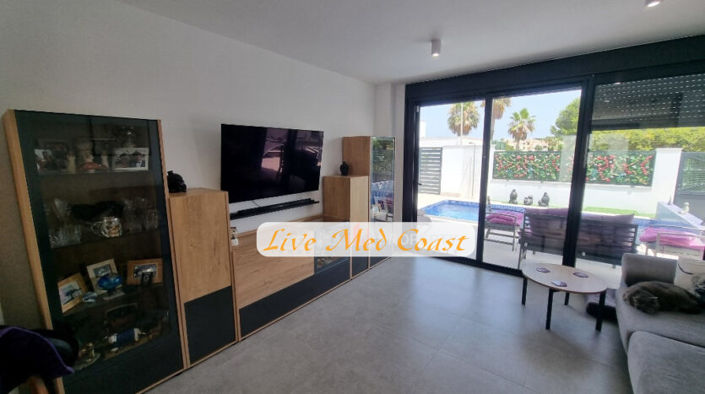 Image No.8-3 Bed Villa for sale