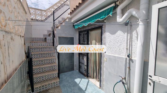 Image No.12-4 Bed Townhouse for sale