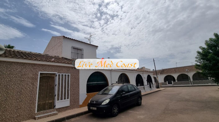 Image No.31-4 Bed Townhouse for sale