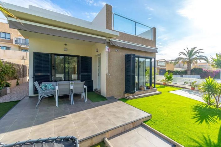 Image No.20-3 Bed Villa for sale