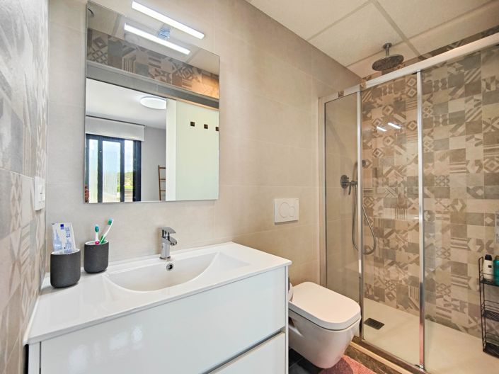 Image No.26-2 Bed Apartment for sale