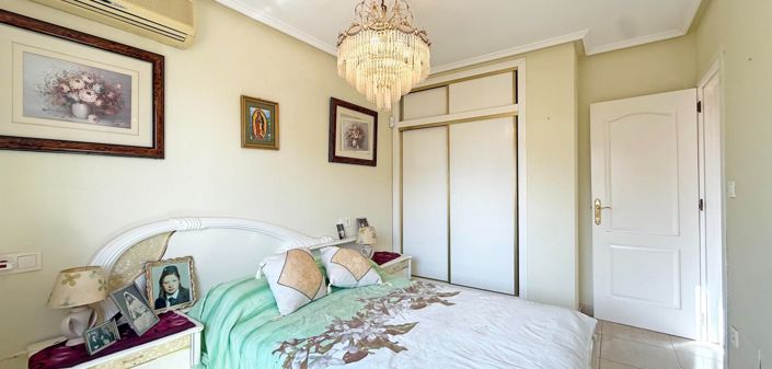 Image No.15-3 Bed Townhouse for sale