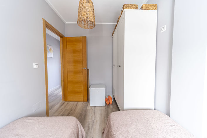 Image No.18-3 Bed Townhouse for sale