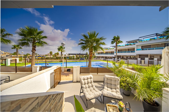 Image No.29-3 Bed Townhouse for sale