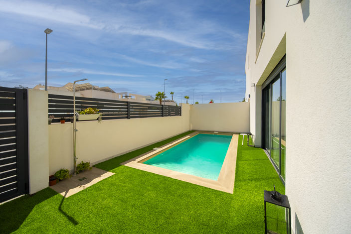 Image No.2-2 Bed Villa for sale