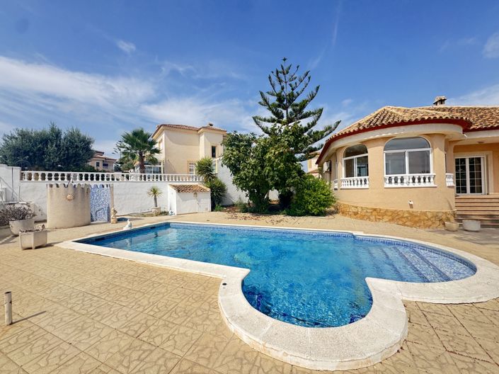 Image No.2-3 Bed Villa for sale