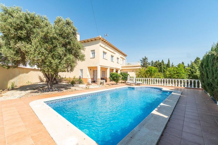 Image No.1-4 Bed Villa for sale