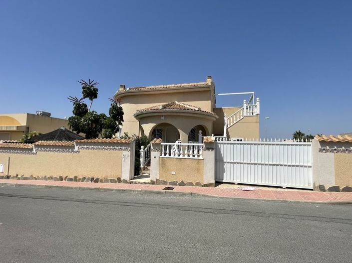 Image No.4-4 Bed Villa for sale