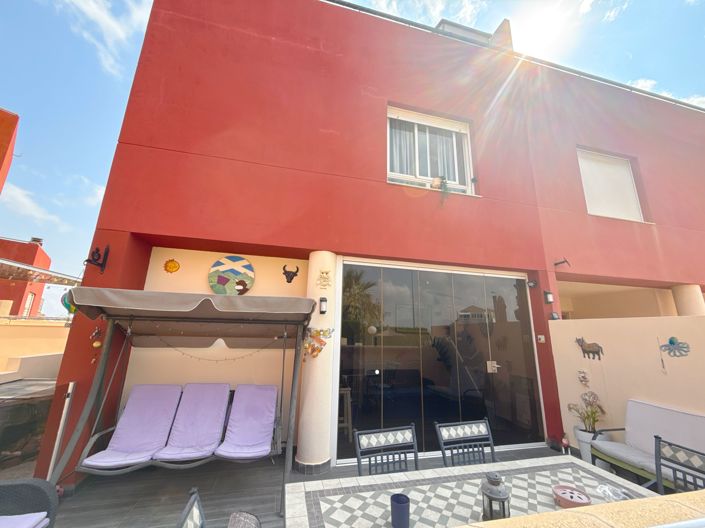 Image No.1-3 Bed Townhouse for sale