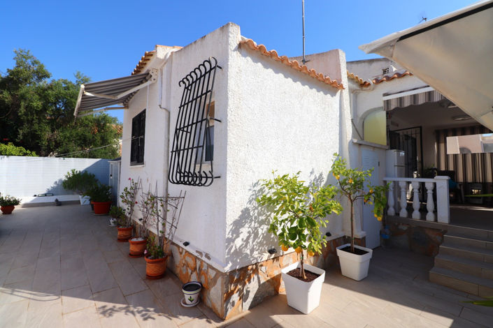 Image No.1-3 Bed Villa for sale