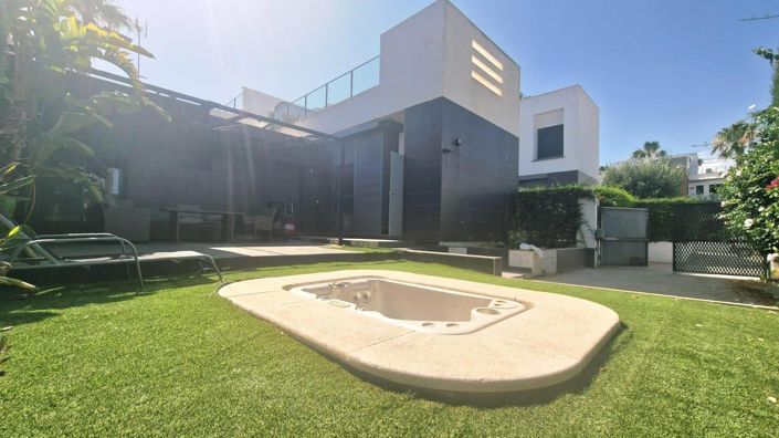 Image No.1-2 Bed Townhouse for sale