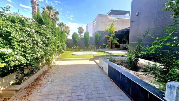 Image No.7-2 Bed Townhouse for sale