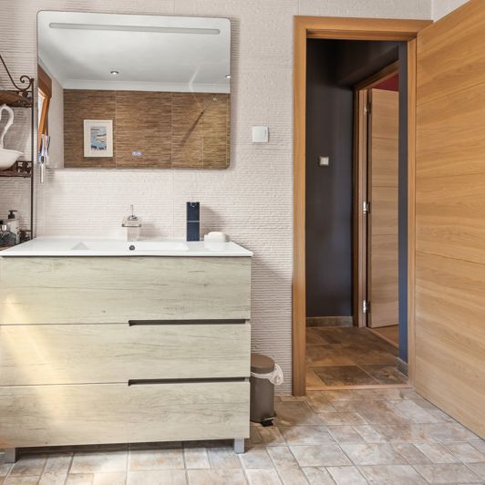 Image No.18-4 Bed Country House for sale