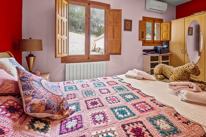 Image No.22-4 Bed Country House for sale