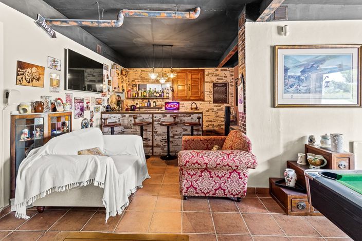 Image No.38-4 Bed Country House for sale