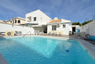 69874beachside-villa-la-zenia-1