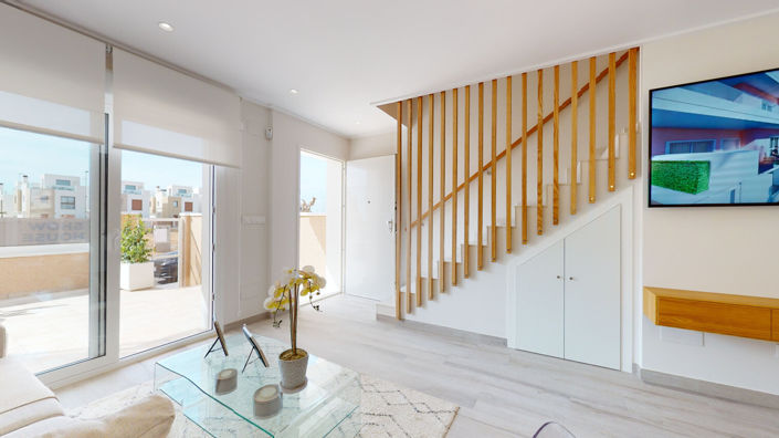 Image No.8-3 Bed Townhouse for sale