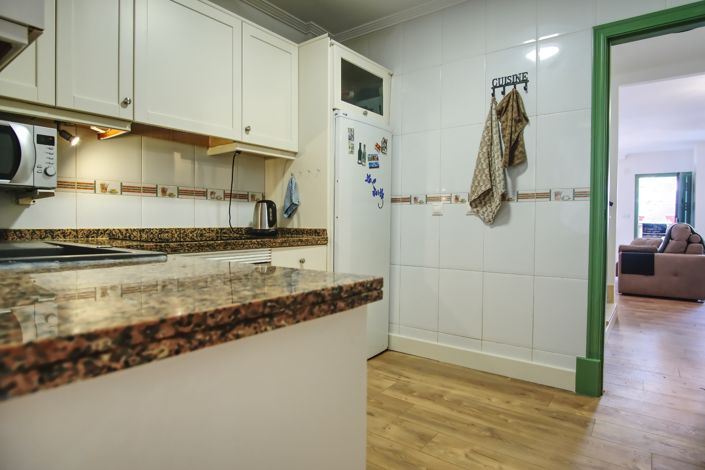 Image No.9-3 Bed House for sale