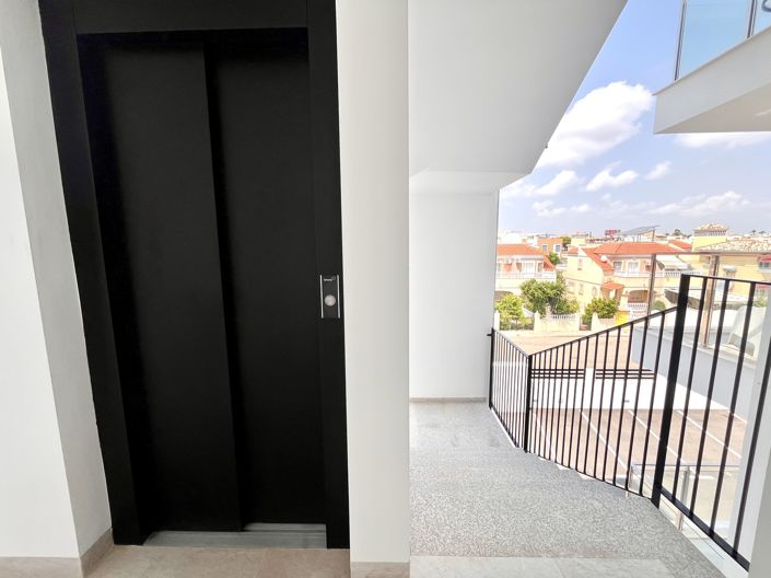 Image No.26-2 Bed Apartment for sale