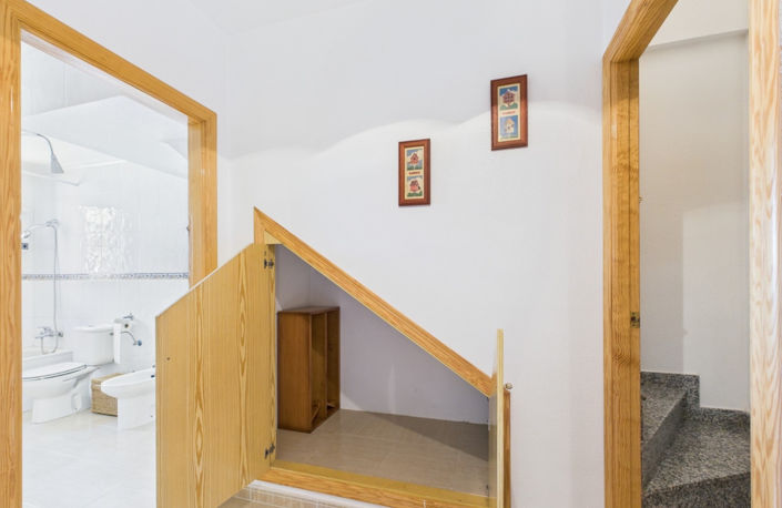 Image No.17-4 Bed Townhouse for sale