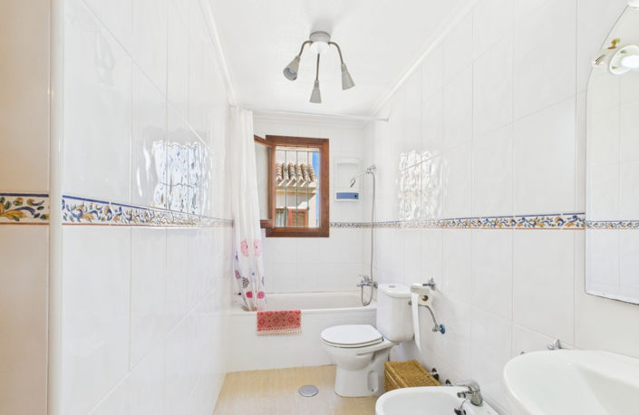 Image No.21-4 Bed Townhouse for sale