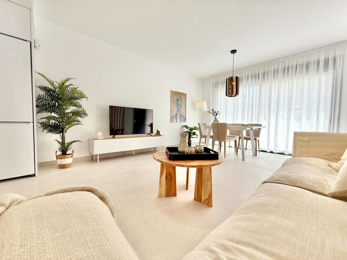 Image No.9-2 Bed Townhouse for sale