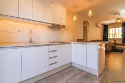 71071modernreformed2bedapartmentlazenia12