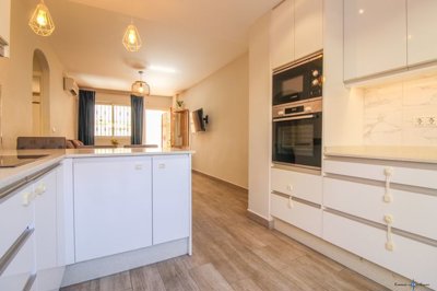 71071modernreformed2bedapartmentlazenia13