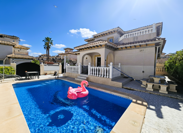 71034caboroigdetachedvillawithprivatepool