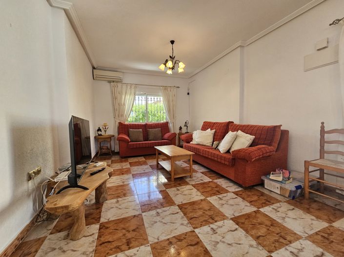 Image No.2-4 Bed Villa for sale